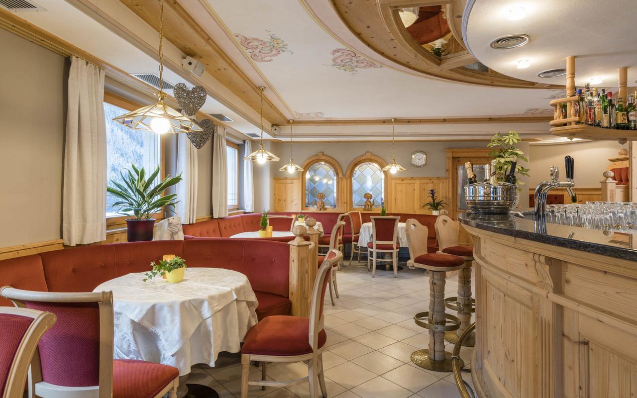B&B Hotel Alpenrose Rooms & Apartments فاليس المظهر الخارجي الصورة