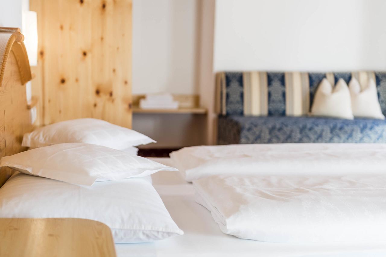 B&B Hotel Alpenrose Rooms & Apartments فاليس المظهر الخارجي الصورة
